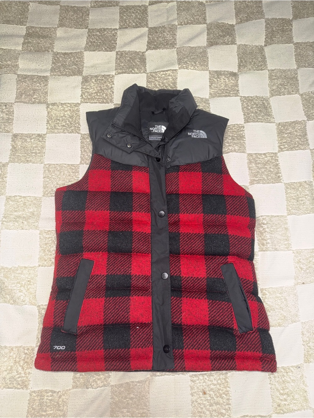 The North Face Women's Red Black Buffalo Plaid Down Vest size Small‎